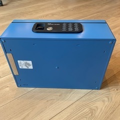 半額以下‼️ おまけつき　電子ロック手提金庫　手提げ　金庫の画像