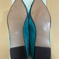 パンプス グリーン OHGA 22.5cmの画像