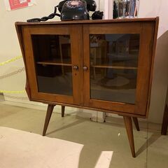 宇都宮でオシャレな家具を探すなら『オトワリバース！』キャビネット 飾り棚 収納棚 本棚 ブラウン アンティーク風 アジアン家具 中古品