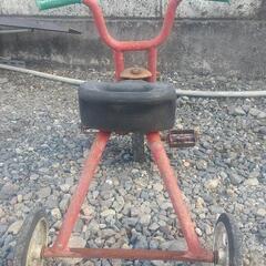 レトロな三輪車の画像