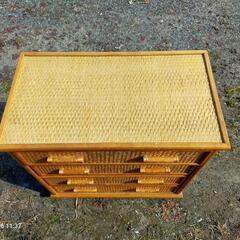 衣類収納家具の画像