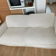 ソファー譲ります。