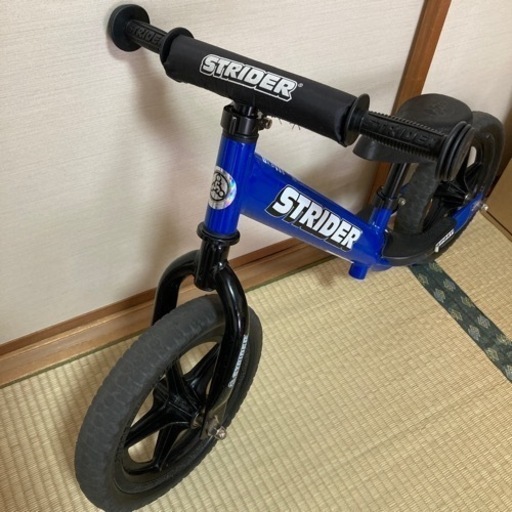 【再値下げ】ストライダー　スポーツモデル　青