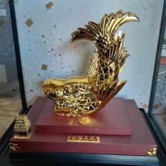 しゃちほこ　鯱　置物　ガラスケース入りの画像