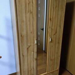 組み立て式クローゼット　カントリー風の画像