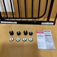 中古！日本育児・ベビーズゲート！ブラック！73〜90cm対応の画像