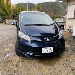 フリード　8人乗り　　絶好調