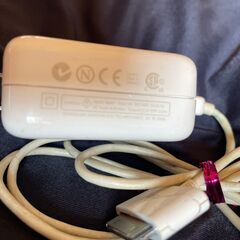 Firewire付きAppleのiPodの充電器の画像