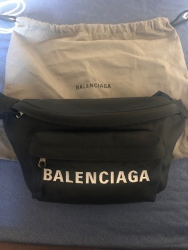 正規バレンシアガバックとキャップセット