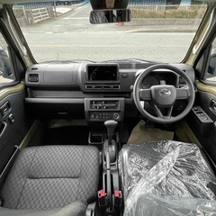 令和４年式　ハイゼットトラック　ジャンボ　エクストラ　登録済未使用車　スマートキー２個　LEDヘッドライト　LEDフォグ　マット　ドアバイザー　ナンバーフレームの画像