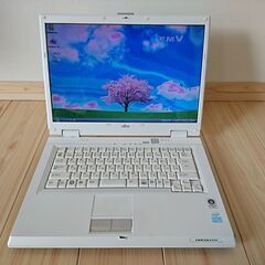 ノートパソコン　FUJITSU FMV NF40Y