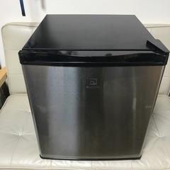 受付終了【2015年製】ワンドア冷蔵庫 Electrolux