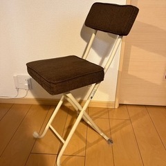 ニトリ　折りたたみチェア