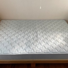 セミダブルベッド(マットレス付き)の画像