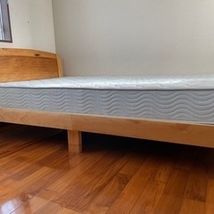 セミダブルベッド(マットレス付き)の画像