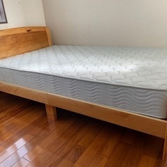 セミダブルベッド(マットレス付き)の画像