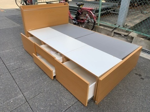 決まりました㊗️セミダブルベッド?マットレス付き?コンセント有り?配達可能