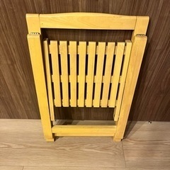 折り畳みウッディチェアの画像