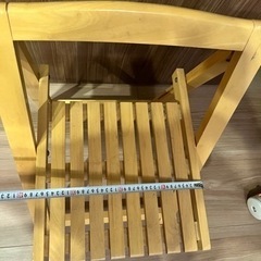 折り畳みウッディチェアの画像