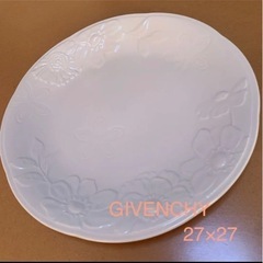 【未使用】GIVENCHYジバンシー　大皿　27×27×3  ホワイト