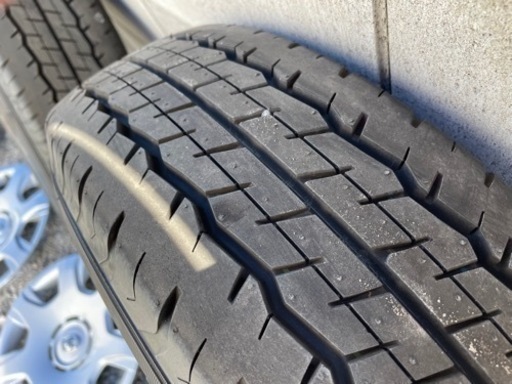 ハイエース　新車外し　6型　4WD ワイドバン　タイヤホイール　ホイールカバー　セット