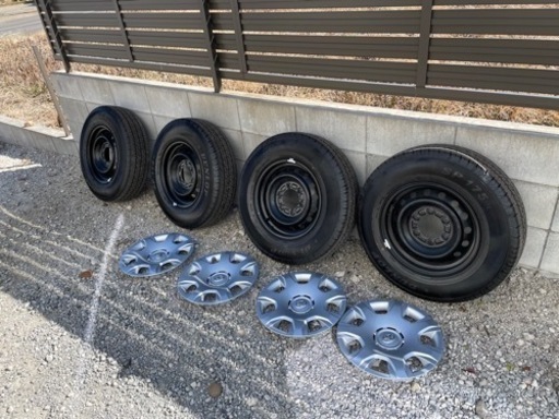 ハイエース　新車外し　6型　4WD ワイドバン　タイヤホイール　ホイールカバー　セット