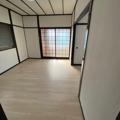 【初期費用0円！】初芝駅徒歩6分、敷礼ゼロに広々リビングです♪ − 大阪府
