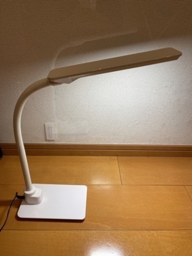 デスクライト LED KOIZUMI 3段階調光