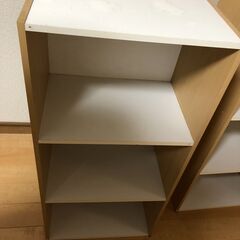 収納棚　2つ