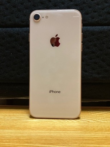 iPhone8 ゴールド　64GB SIMロック解除手続き済