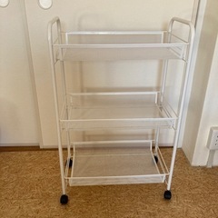 IKEAの白い棚