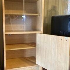 【引っ越しの為☆格安価格で提供】ガラス戸と開き戸の食器棚
