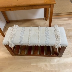 机と椅子の画像