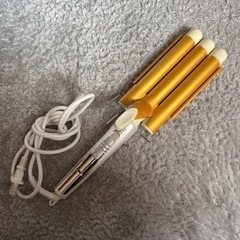 3連バレルのウェーブアイロン