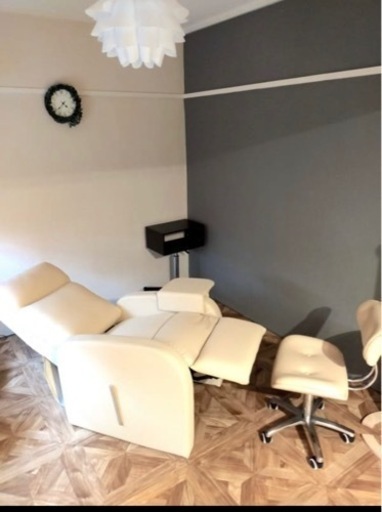 週末限定SALE！美品　エステマツエク★リクライニングチェア &カバー2枚&サイドテーブル