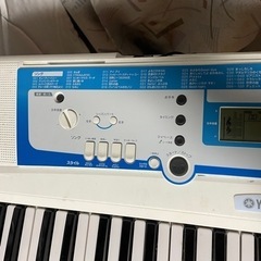 YAMAHA EZ-J200 専用スタンド付き　譜面台無し　ACアダプター別の物の画像