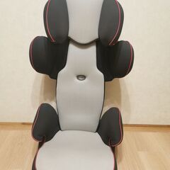 チャイルドシートを売ります。