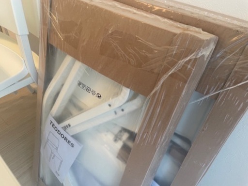 IKEA 白テーブル　椅子4脚セット