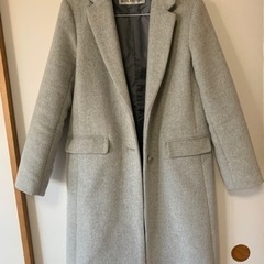 ナチュラルビューティーベーシック　グレー　コートの画像