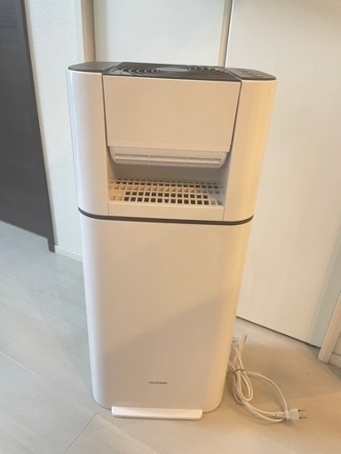 アイリスオーヤマ衣除湿機(箱あり)⭐︎IJD-150 【2020年制】美品⭐︎