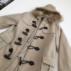 コムサ　140ベージュダッフルコートの画像