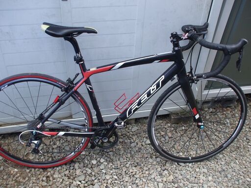 傷多めのロードバイク　FELT F85 1x10速