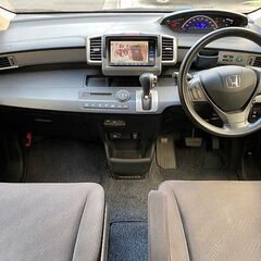 全部込！フリード Gジャストセレクション 7人★HDDナビ TV(走行時視聴可) HID ETC リア席モニター Rカメラ 左PSD の画像
