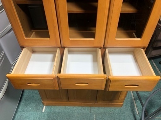 【リサイクルサービス八光　田上店　配達・設置OK】ニトリ　ブラウンガラス扉食器棚