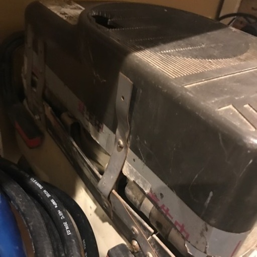 【中古】makita コンプレッサー AC900F