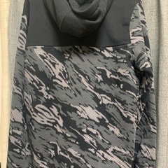 美品　puma フードパーカー　裏起毛　mサイズの画像