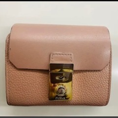 FURLA二つ折り際風の画像