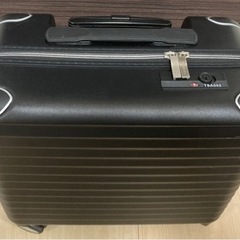 キャリーバッグ　スーツケース　コロコロ