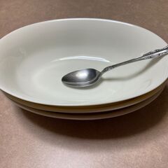 大盛用カレー皿４枚セット（白）の画像