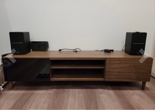 テレビ台　新品配送可能です